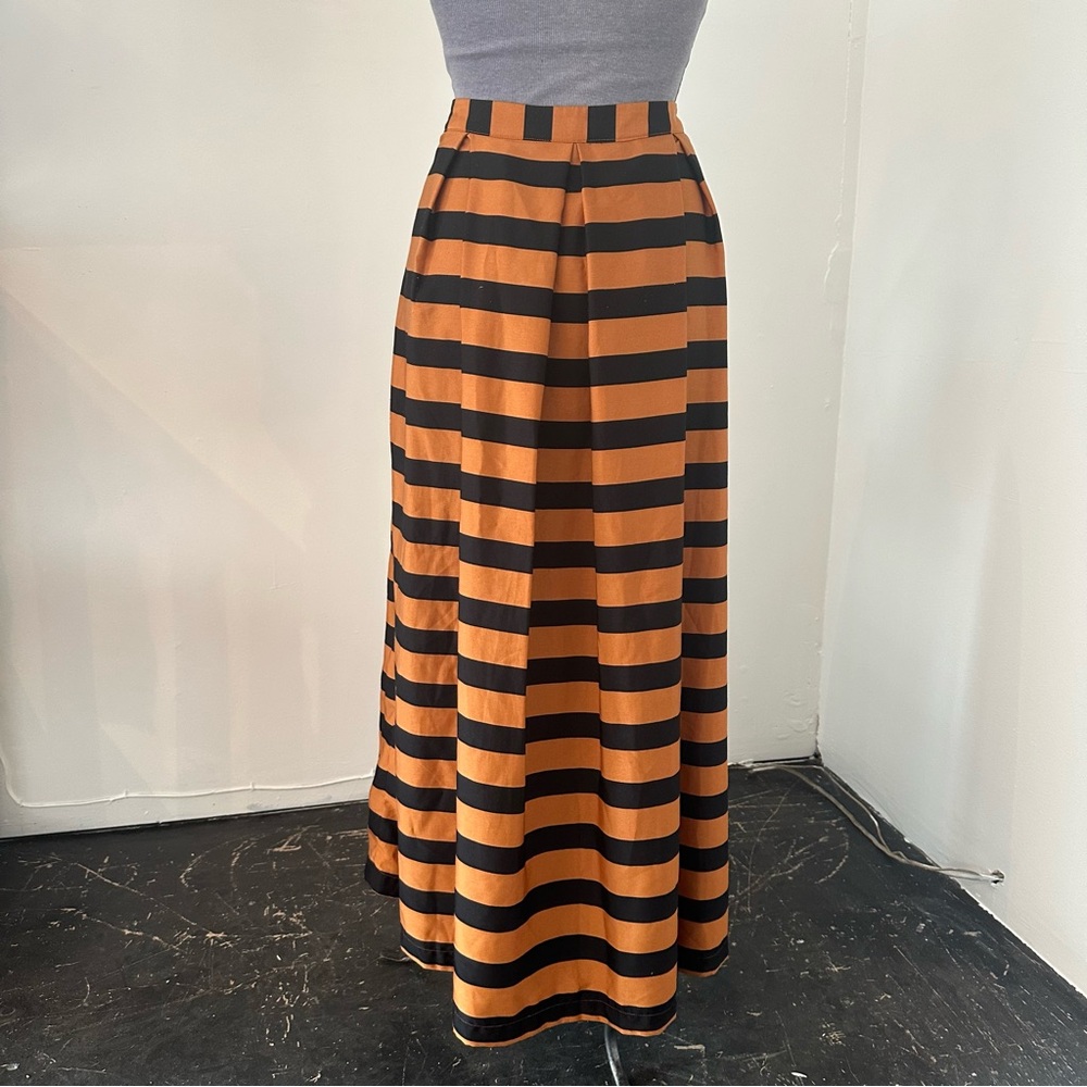 Pleated A-line Striped Women's Skirt maxi